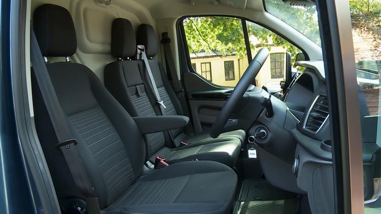 FORD TRANSIT CUSTOM 340 L1 DIESEL FWD 2.0 EcoBlue 130ps Low Roof Leader Van
